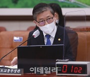 [속보]변창흠 "LH 의혹, 연루됐다면 퇴직자도 조사할 것"