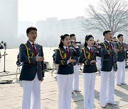북한 "국제부녀절 맞아 야외무대들에서 다채로운 공연"