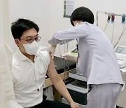 부민병원, 의료진 대상 코로나19 백신 접종 시작