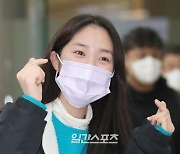 [포토] 김혜윤 '별이 눈에 들어갔어요'