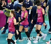 [MD포토] 김연경 '고개숙인 패배'