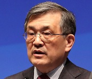 권오현 삼성전자 고문 지난해 연봉 172억원..퇴직금만 93억