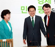 "윤석열과 정동영 끈끈, 김한길과는 문자 주고받아"