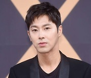 '모범 연예인' 유노윤호, 감염병예방법 위반 사과 "깊이 반성" [종합]