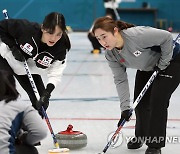 평창올림픽 은메달 신화 '팀 킴' 강릉서 담금질