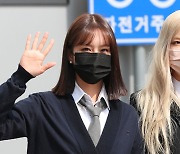 [E포토] 걸스데이 혜리, '귀엽게 손인사'