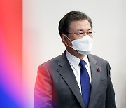 Moon's push for peace talks gains momentum