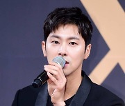 유노윤호, 불법 유흥업소 출입.."방역 위반 사과, 도주는 오보"