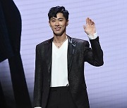 '유노윤호 유흥주점 방문' 보도에 SM "여성 종업원 없었다"