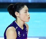 [포토] 김연경 '계속 막히는 공격에 입술 빼곰~'