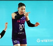 공격성공시킨 김연경.