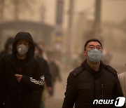 한반도 뒤덮는 중국발 '최악 황사'..기상당국, 속수무책 언제까지?