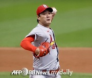 STL 향한 美시선 "선발진 안정적이지 않아, 김광현 개막전 의문"