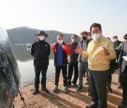 백군기 용인시장, 이동저수지 환경생태공원 조성 점검