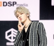 미래소년 준혁 '사랑의 총 장전'[★포토]