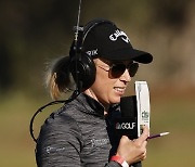 LPGA 선수 프레셀, 자선행사와 골프 해설가로 맹활약