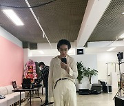 남태현, 깔맞춤 패션도 잘 어울려 '훈훈한 거울 셀카'[SNS★컷]