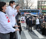 차량유세 펼치는 오세훈 후보