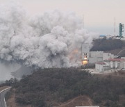 한국형 발사체 누리호 1단 최종연소시험 성공..10월에 첫 발사