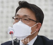 이성윤 '황제 조사' 특혜 이어 5급비서 채용 논란..김진욱 "의혹 사실 무근"