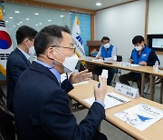 공노총 집행부와 대화 나누는 김우호 처장