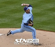 '홈런 한방 아쉽다' 류현진, MLB 개막전 5⅓이닝 5K 2실점