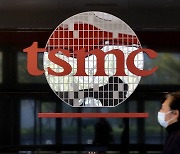 TSMC, 1000억달러 투자 발표..中 반도체 종목도 '들썩'