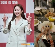 '치과의사♥' 전혜빈, 2주년 기념 해산물 파티[SNS★컷]
