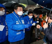 이낙연 선대위원장 '김영춘 지지 호소'