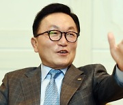 '승부사' 박현주 미래에셋 회장, 인재 육성에 10년간 배당금 250억원 기부