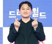 "담백한 악역을 보여주려 노력했다"..'드라마월드' 정만식, 하지원과 대립각 예고
