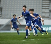 '최규백 이적 첫 골' 충남아산, 경남에 2-1 승리..3위 상승