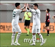 [MD포토] 강원FC, '원정에서 짜릿한 1-0승리'