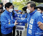 다시 부산 찾은 이낙연 상임선대위원장