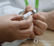 백신접종 속도전.."접종간격 늘려도 효과동일-2차물량 확보 관건"