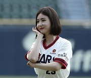 [포토]브레이브걸스 유나, 밀차트 사로잡은 그 포즈