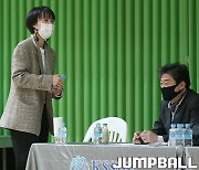 [춘계연맹전] 모교·남편 응원 차 해남 찾은 김보미 WKBL 신임 경기운영부장