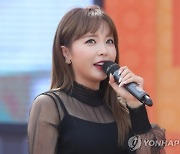 홍진영, '논문 표절' 자숙 종료? SNS 활동 재개