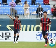 '조유민 극장골' 수원 FC, 제주 2-1로 꺾고 시즌 첫승 신고 (종합)