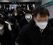 한국철도, 수도권 전철 내 마스크 미착용 특별합동단속
