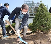 심상찮은 코로나 증가세..文대통령 "백신 추가 확보할 것"