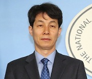 [단독] "朴 지지율 반등" 윤건영 발언..선관위 "선거법 위반"