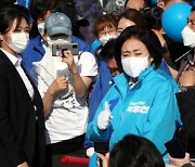 [단독] "사전투표 이겼다" 문자 돌린 박영선 캠프..선관위 '조사 착수'