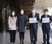 더불어민주당 "박형준 6대 비리 게이트 검찰에 수사 의뢰"