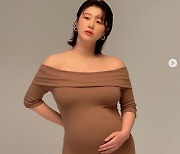 출산 앞둔 가수 나비, 몸무게 몇 kg 쪘냐는 질문에..임신 9개월 차 맞아?