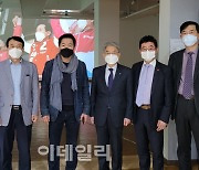 [포토] 4.7 재·보궐 선거 사진전 '경부선' 개막
