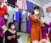 북한 "민족적 정서와 기호, 특성에 맞는 계절옷으로" 옷차림 강조