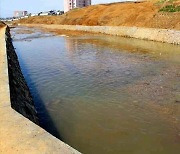 '큰물' 피해 방지 하천정리 사업 돌입한 북한 황해북도