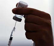 유럽의약품청 "AZ 백신과 혈전 간 연관 가능성 발견"