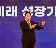 창립 68주년 조용히 보낸 SK..최태원 회장 "새 기업가 정신 일궈가자"